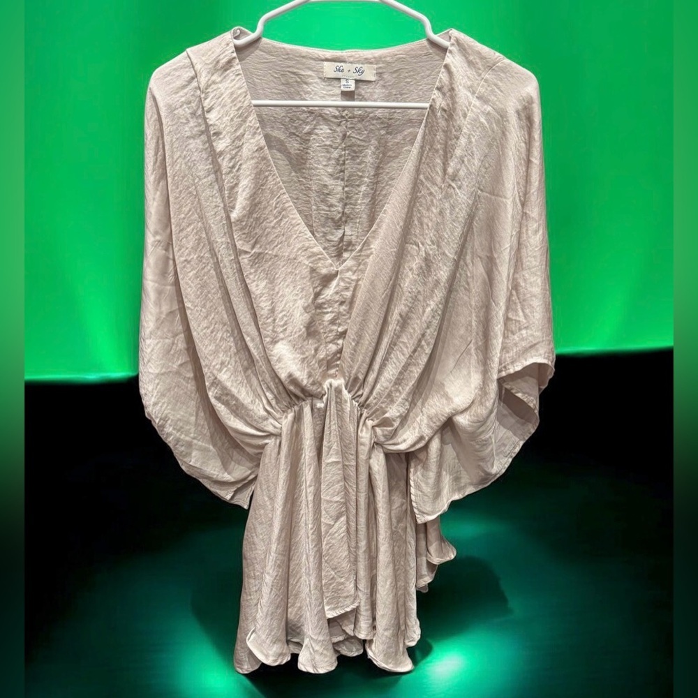 She + Sky Cream Ruched Blouse SMALL